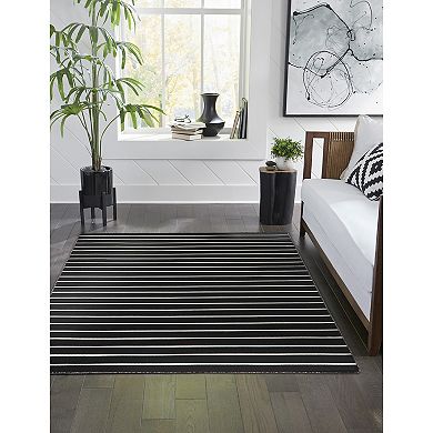 Liora Manne Sorrento Pinstripe Reversible Indoor Outdoor Rug