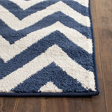 Safavieh Amherst Chevron Stripe Indoor Outdoor Rug