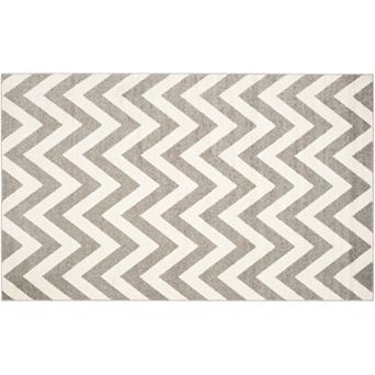 Safavieh Amherst Chevron Stripe Indoor Outdoor Rug