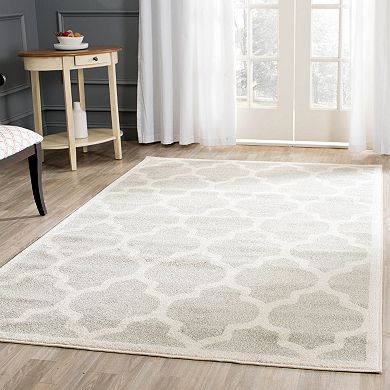 Safavieh Amherst Quatrefoil Indoor Outdoor Rug