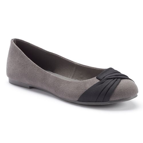 SO® Women's Pleated Toe Ballet Flats