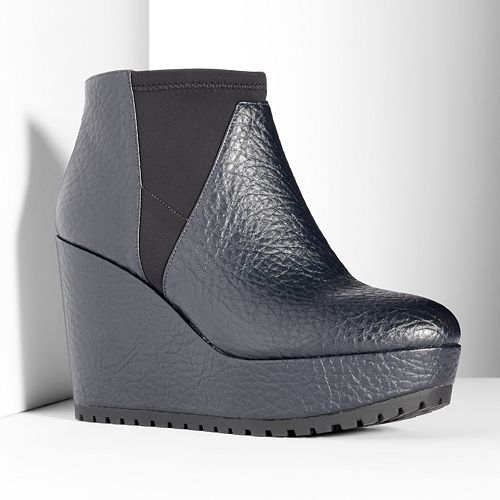 vera wang wedge booties