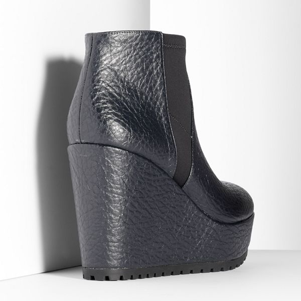 vera wang wedge booties