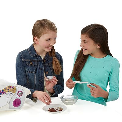 Easy Bake Ultimate Oven Baking Star Edition by Hasbro