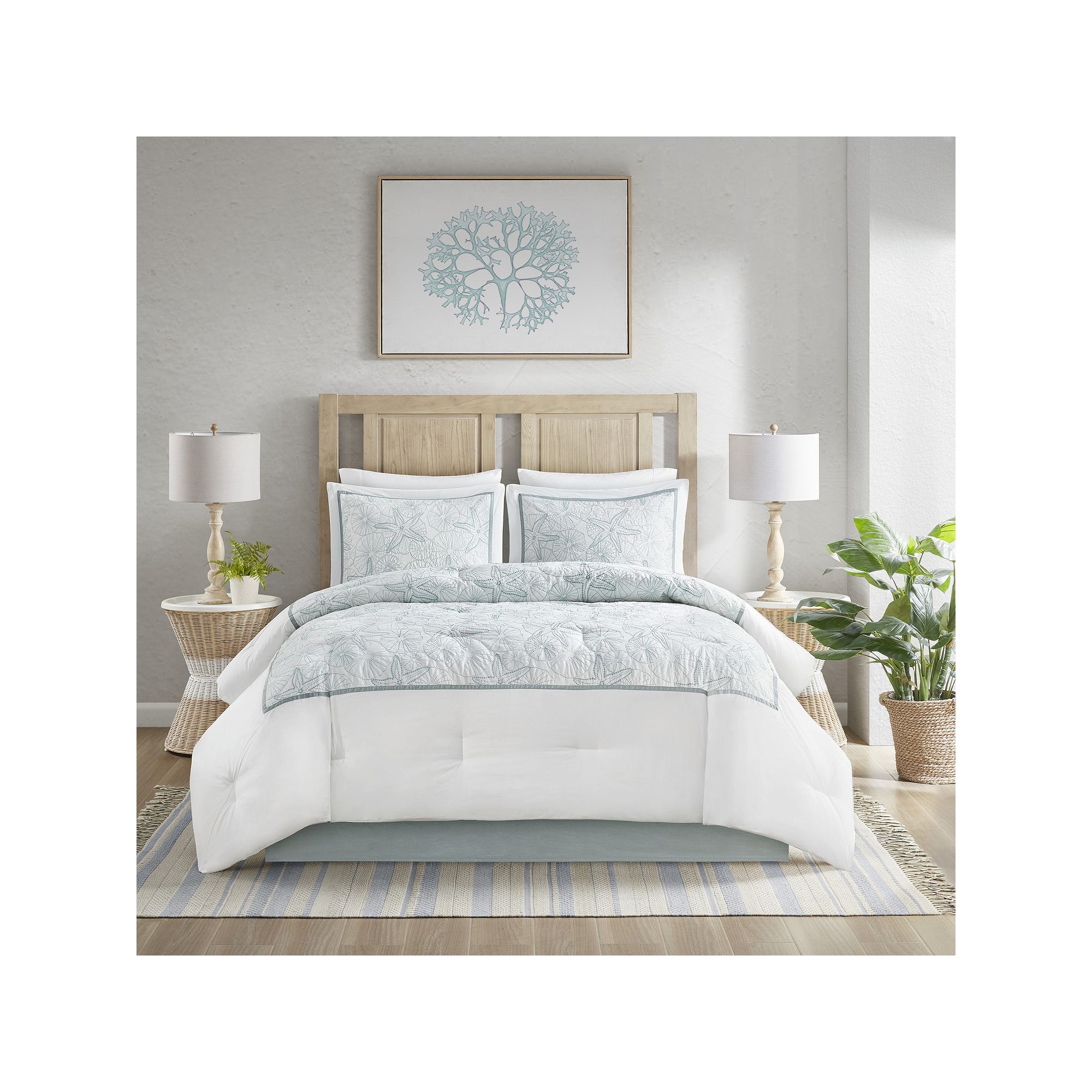Harbor House Maya Bay 4-Piece Coastal Comforter Set with Bedskirt, White