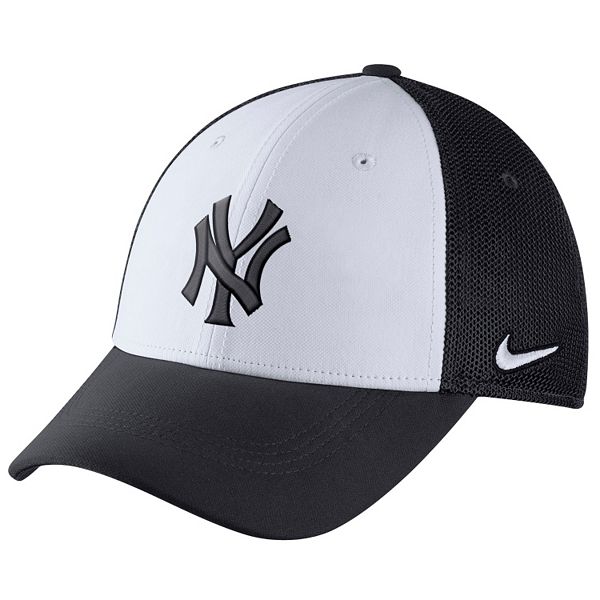 Adult Nike New Yankees Mesh Flex Cap