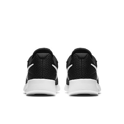 Nike Tanjun Women s Sneakers