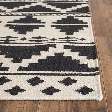 Safavieh Dhurries Tribal Stripe Handwoven Flatweave Wool Rug