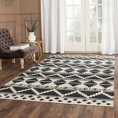 Safavieh Dhurries Tribal Stripe Handwoven Flatweave Wool Rug