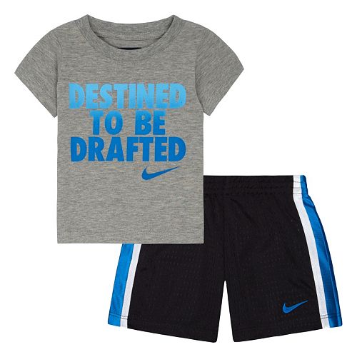 infant nike shorts and shirt