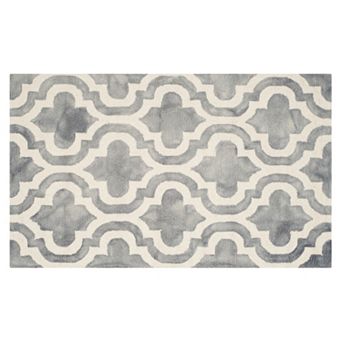 Safavieh Guthrie Quatrefoil Dip-Dyed Wool Rug