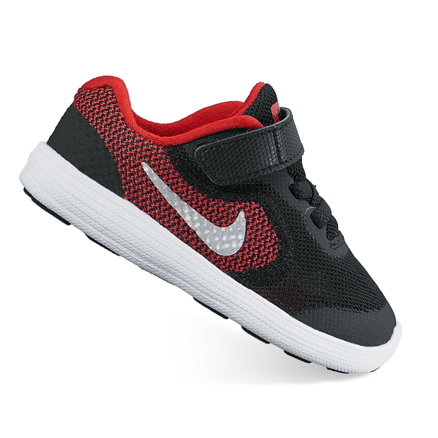 kids nike revolution 3