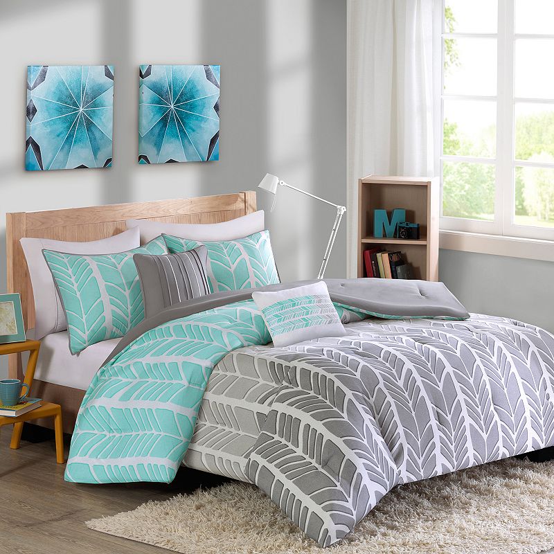 Intelligent Design Kennedy Comforter Set with Throw Pillows, Turquoise/Blue