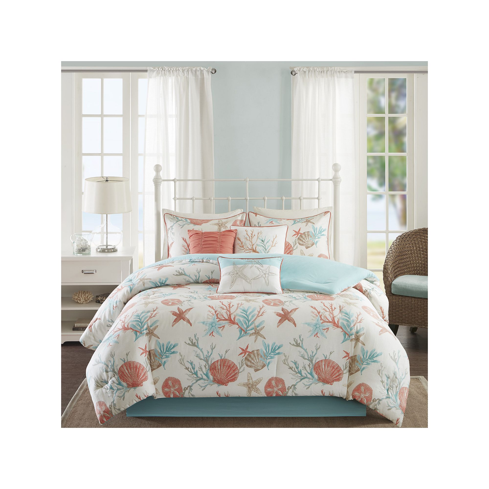 Madison Park Pacific Grove 7-piece Coastal Comforter Set with Throw Pillows