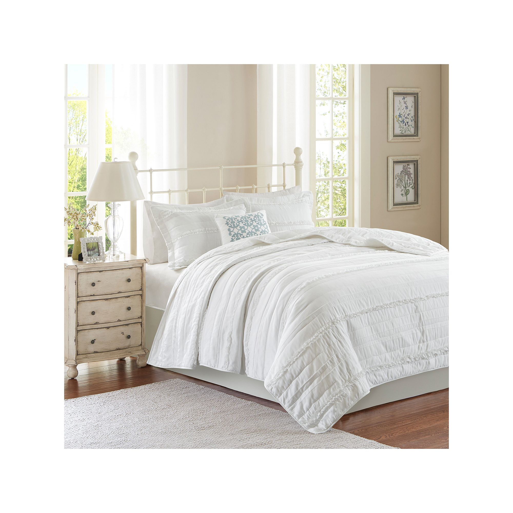 Madison Park Isabella 4-piece Ruffle Quilt Set with Throw Pillow, White