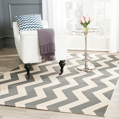 Safavieh Courtyard Foxtrot Chevron Indoor Outdoor Rug