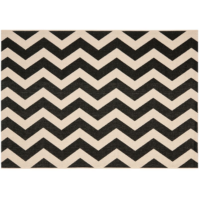 Safavieh Courtyard Foxtrot Chevron Indoor Outdoor Rug, Black, 8Ft Rnd