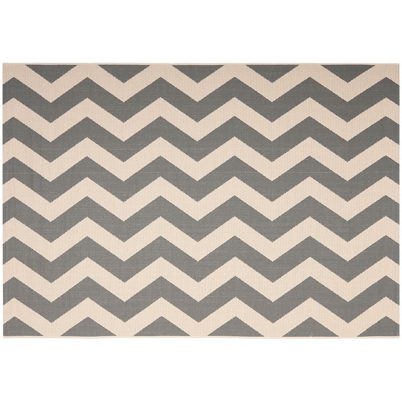 Safavieh Courtyard Foxtrot Chevron Indoor Outdoor Rug, Grey, 6.5X9.5 Ft