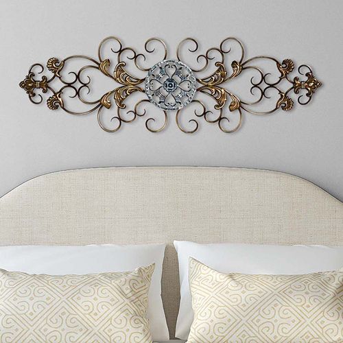 Stratton Home Decor Traditional Scroll Wall Art