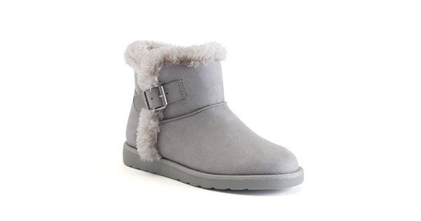 nike fuzzy boots
