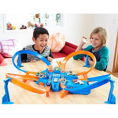 Hot Wheels Criss Cross Crash Track Set by Mattel