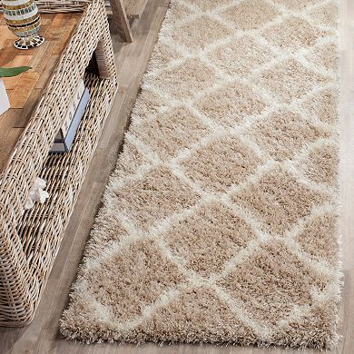 Safavieh Alberta Large Lattice Shag Rug