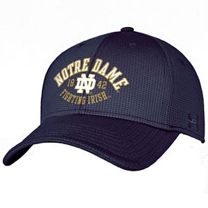Adult Under Armour Notre Dame Fighting Irish Blitzing Stretch-Fit Cap