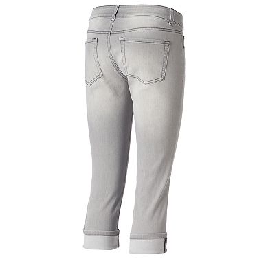 Juniors' SO® Whiskered Capri Jeans