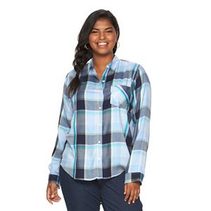 Juniors' Plus Size SO® Button Down Twill Shirt