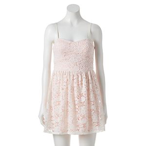 Juniors' Lily Rose Lace Sweetheart Dress