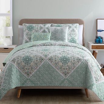 VCNY Home Windsor Quilt Set