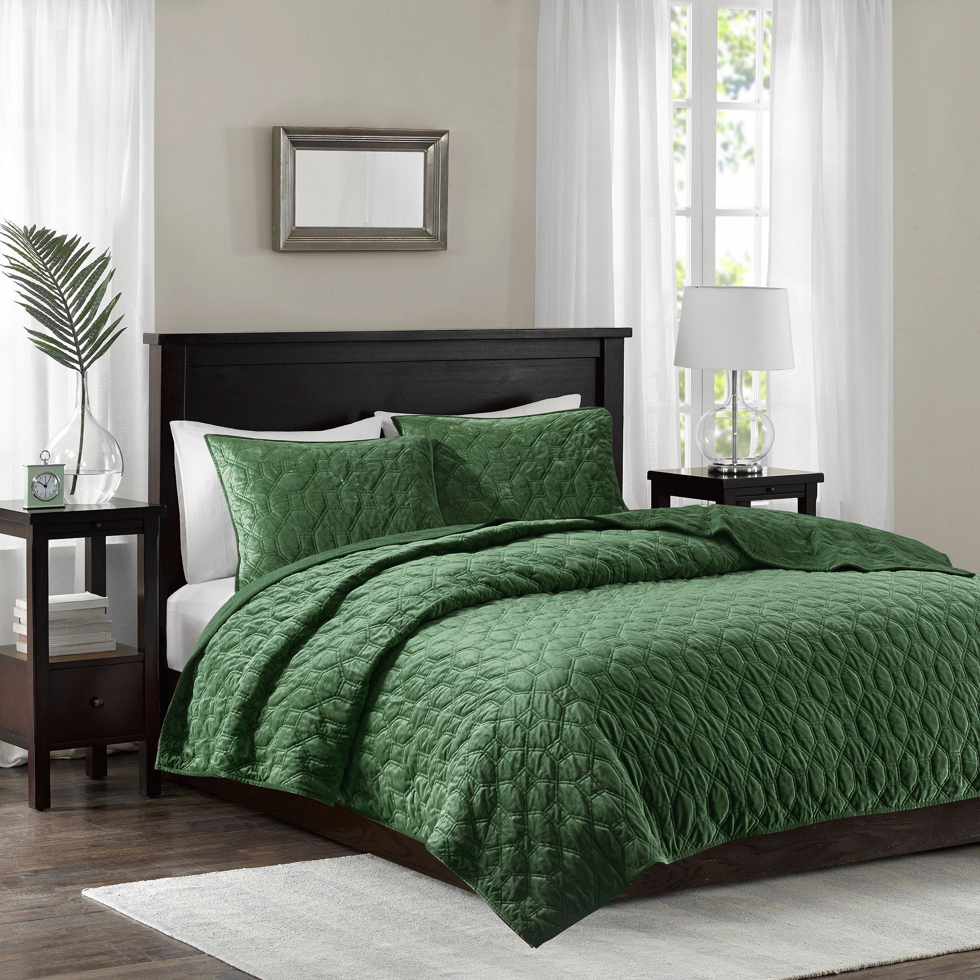 Madison Park Emery 3-Piece Velvet Quilt Set with Shams, Green