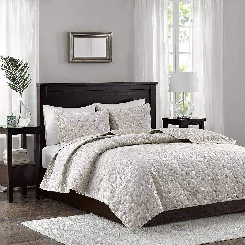 Madison Park Emery 3-piece Velvet Coverlet Set, Natural, Full/Queen