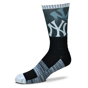 Adult For Bare Feet New York Yankees Blackout Socks