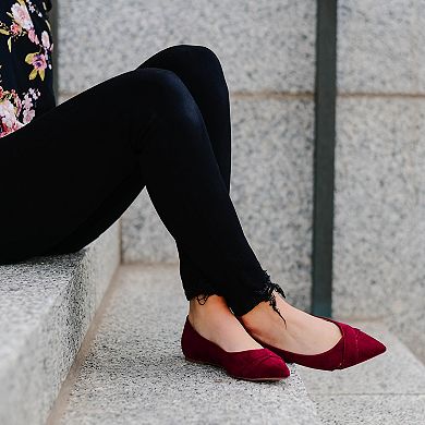 Journee Winslo Women's Pointed Flats