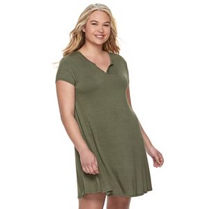 Juniors' Plus Size SO® Henley Swing Dress