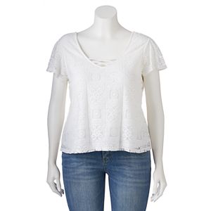 Juniors' Plus Size Wallflower Lace Swing Top