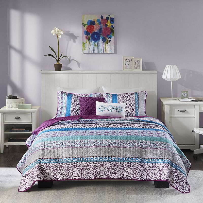 Intelligent Design Adley Boho Reversible Quilt Set with Throw Pillows, Purp