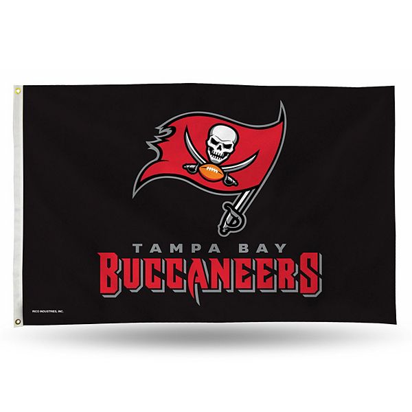 Belk NFL Tampa Bay Buccaneers 11 in x 19 in Distressed Flag