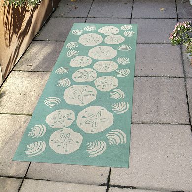 Liora Manne Front Porch Shell Toss Indoor Outdoor Rug 