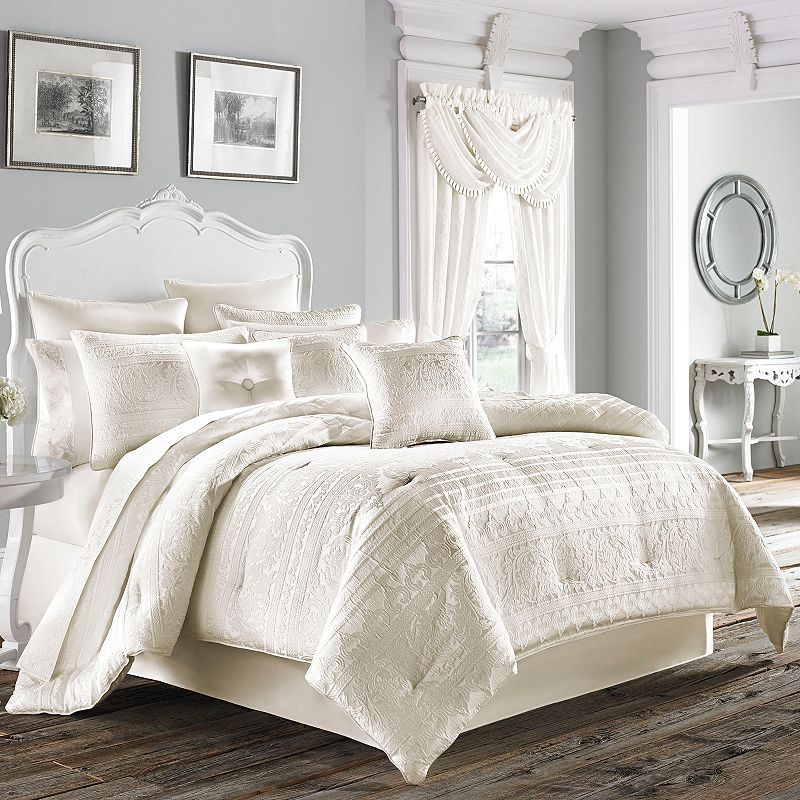 Five Queens Court Mackay Comforter Set, White