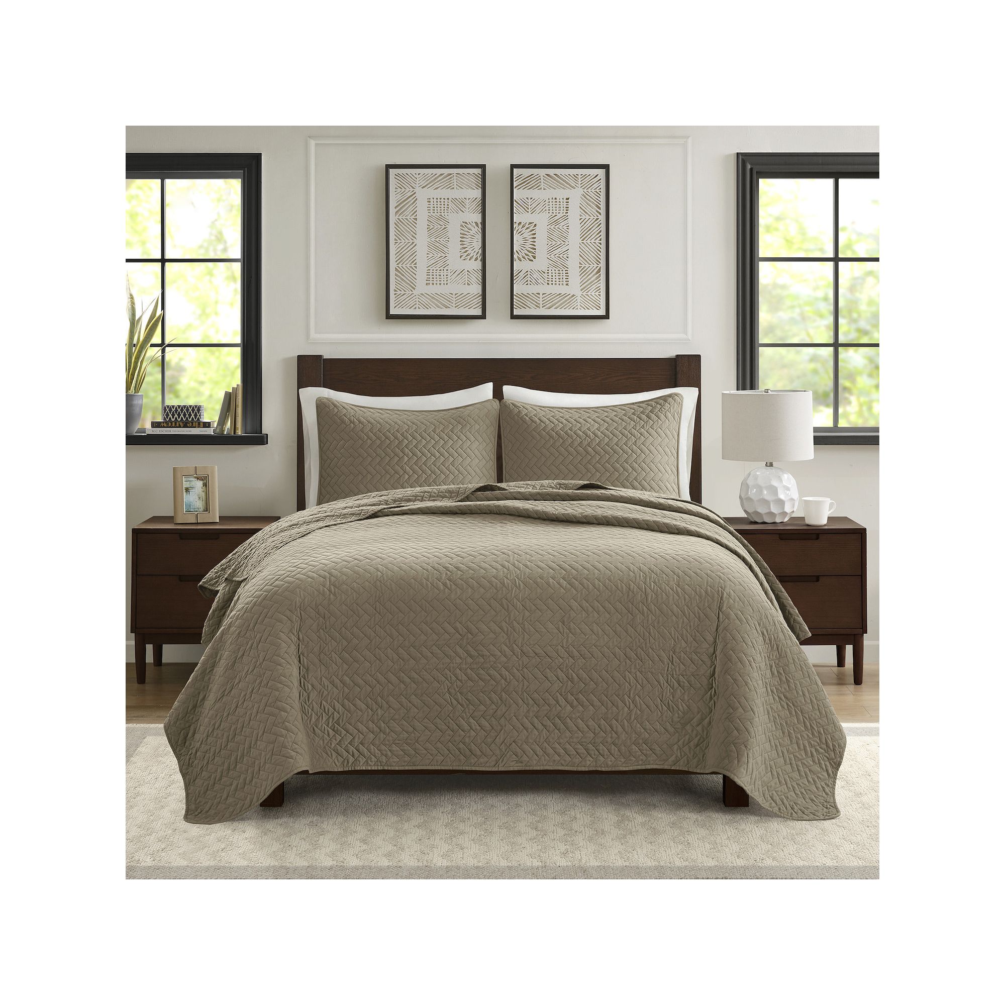 Madison Park Velvet Touch 3-Piece Quilt Set with Shams, Brown