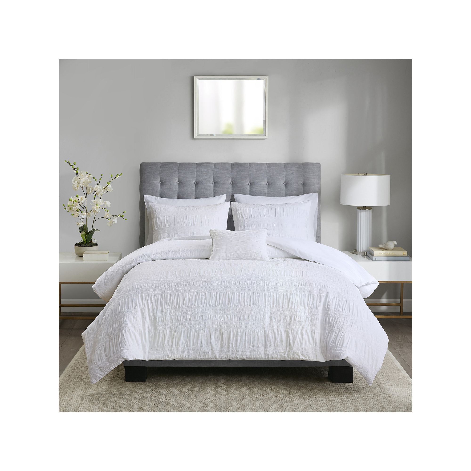 Madison Park 4-piece Kate Seersucker Duvet Cover Set with Throw Pillow, Whi