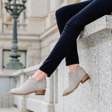 Journee Livvy Women's Back Heel Zip Stacked Heel Booties