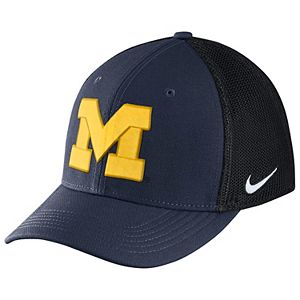 Adult Nike Michigan Wolverines Aero Classic 99 Flex-Fit Cap