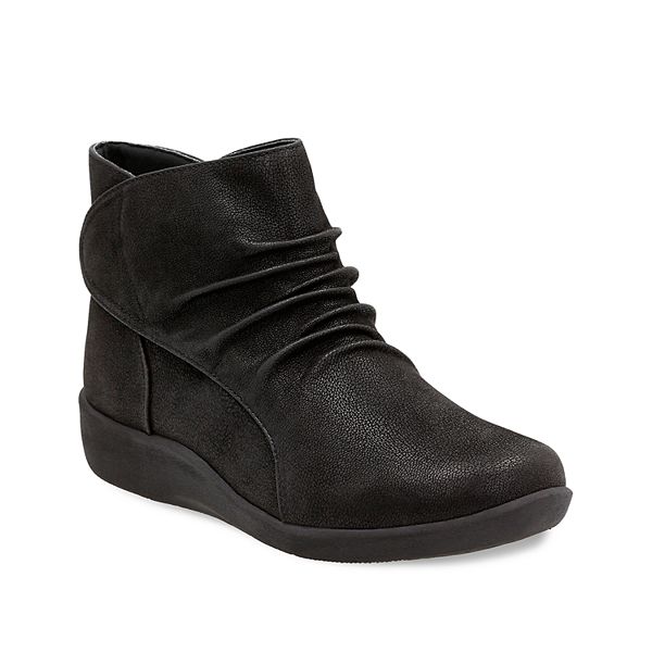 Clarks Womens Sillian Sway Ankle Bootie