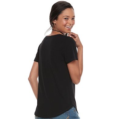 Juniors' SO® Favorite V-Neck Tee