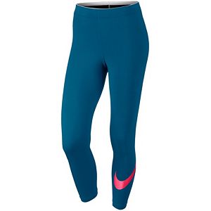 Women's Nike Swoosh Graphic Capri Leggings