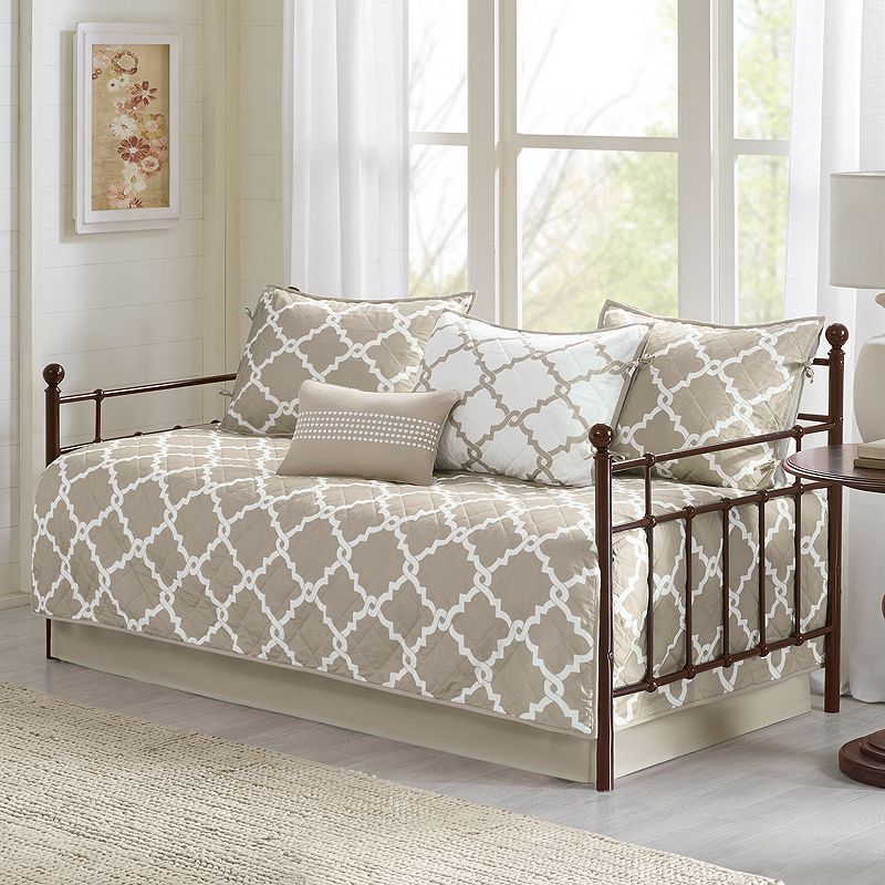 Madison Park Essentials 6-piece Almaden Daybed Set with Throw Pillow, Lt Br