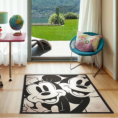 Disney's Mickey & Minnie Mouse Classic Retro Rug - 4'6